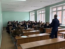 Максим Татаров встретился со студентами Института химии и химической технологии